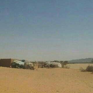 j'habite un village perdu dans le désert problème d'eau potable école fermée 7 ans pauvreté et insécurité. Nous avons besoin d'aides pour améliorer notre vie.