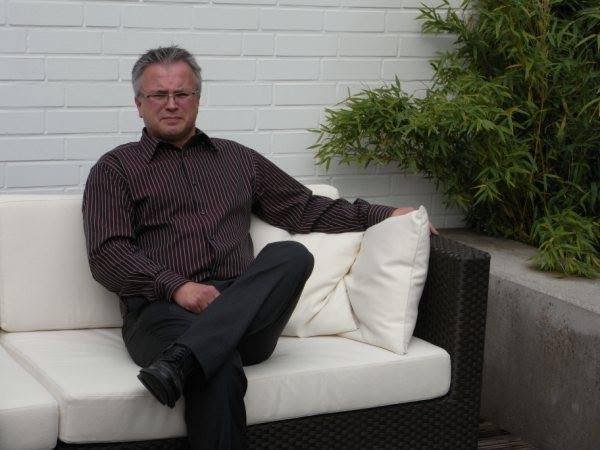 I am Dr. Stewart Peterson from Ohio Cleveland United States