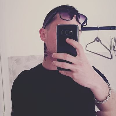 Veensti's profile picture. 