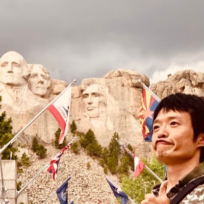 国内と北半球の温泉を紹介するメディア 「yutty」のプロデューサー。 好きな事は、温泉会議と、毎年のアメリカ横断の車旅。 普段は、全国の色々な後輩や弟子のプロジェクトのお手伝い。旅、bar巡り、寺社巡り、京都や渋谷好きな方、ベンチャー系、もちろんドローンと温泉好きの皆さんよろしくです。あかん!阪神優勝してまう!