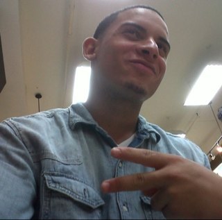 LiveUrLife_Once's profile picture. Live Your Life wearing the newest outfits from American Eagle, Current Student, Athelete, Networking, Young & Living