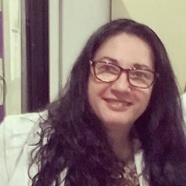 Bióloga e escritora; Biologist and writer