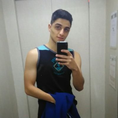 r_casartelli's profile picture. A vida é a arte de desenhar sem sem uma borracha.