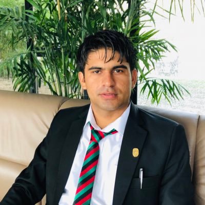 officer shapoor ahmadzai مونږ لاس تر زني ناست يو سوله غواړو له پاک ربه په سوله مو زړګيه بيا جګړې شولې روانې.