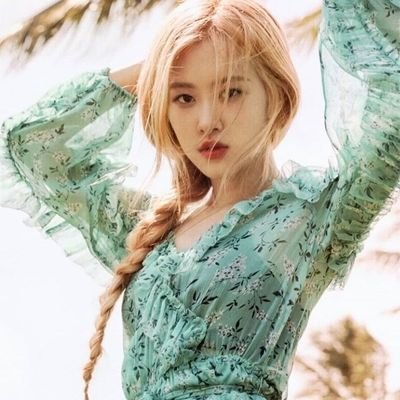 ◜ℛoleplayer 🕊︴A unique girl who hαs to eαt α lot. Pαrk Chαeyoung is the nαme or Rosé for business enquiry. #ρinκón #loyalpipel. on upfoll 10k.