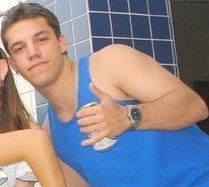 Estudante, gosto de curtir à vida.. Prezo muito a liberdade, tenho na simplicidade o gosto de viver !!