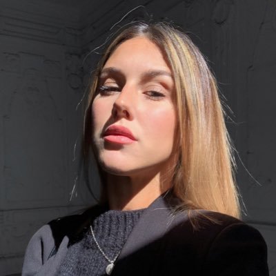 tesakla's profile picture. kitsune // illustrator // tattoo artist  // キツネ