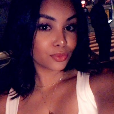 P_izzleYo's profile picture. We out here.