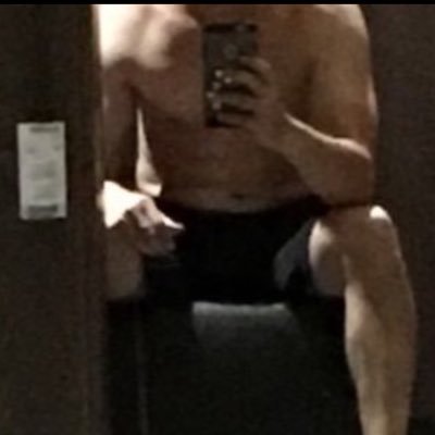 nullbabyboy's profile picture. 178cm 74kg 直男不搞基，爱好健身，家有神兽一只去了汪星