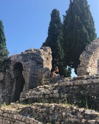 LizanoAndrea1's profile picture. la gloire