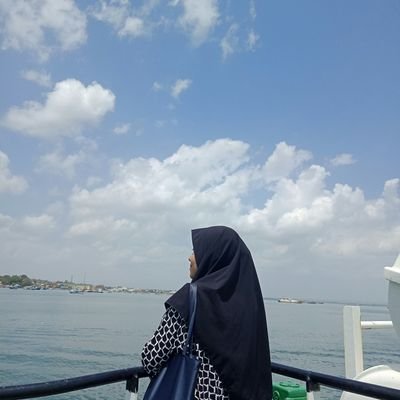 DwicrWaode's profile picture. sedang ingin menulis dan mendaki