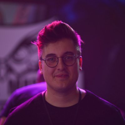 julesmyles_'s profile picture. 🇨🇭 | Co-Owner of @suprememasters | engaged to @m1r4belle | #königskind