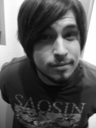 AaronjBenson's profile picture. I say awful things here