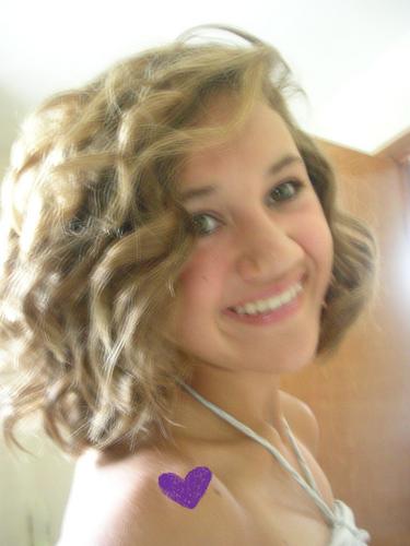 My names Courtney Nicole Stahl. Want the numahh? ask for it?
I play bbasketball,softball, and vollleeyball(: talk to me sometimeee.