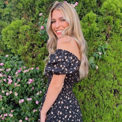 melanieejeean's profile picture. 