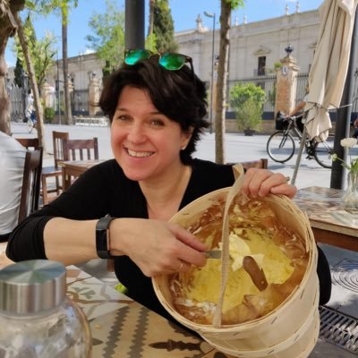 Muscle biologist, fly geneticist, loves time lapse imaging, enthusiastic teacher, cook, gardener and mom. Tweets are personal views.