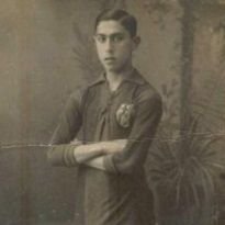 サッカー史 パウリノ アルカンタラ リエストラ フィリピン スペイン カタルーニャ代表の選手で1912 1927の間バルセロナfcに所属した 彼の369ゴールはメッシに抜かれるまでの80年間 バルサ最多得点記録 1917年第3回極東選手権でフィリピン代表エース