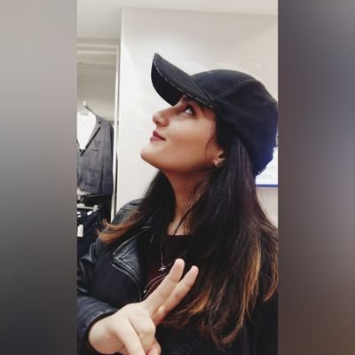 Betycim's profile picture. Kapatıp yeni hesap açmaktan bıktım ama yine geldim işte...