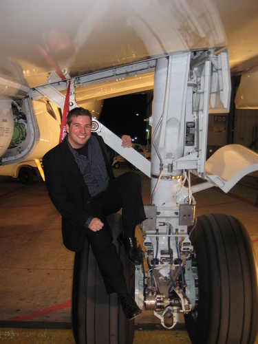Travel, tourism & hospitality marketing professional, focusing on airlines and hotels, with a serious case of wanderlust.