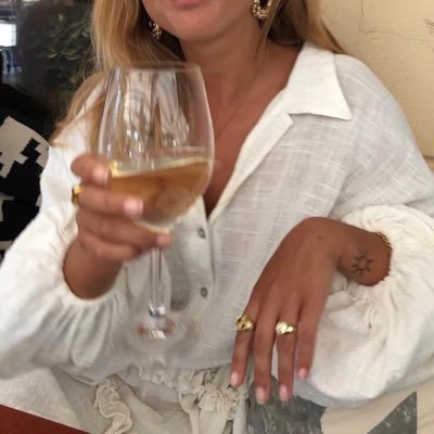 strollingthesun's profile picture. ♌️ yстроим sамый sладкий destroy