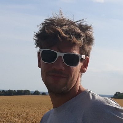 Visual art and Digital design explorer. I am a User Experience Designer with love for painting, illustrations and travelling.