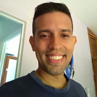 Venezolano - El éxito es aprender a ir de fracaso en fracaso sin desesperarse. - Winston Churchill