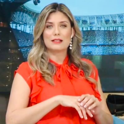 vallesviviana's profile picture. Conductora en LN+ y TV Pública. Corresponsal de Canal GEN Paraguay y CoFundadora de #PalabradeCampo IG vivianavalles1