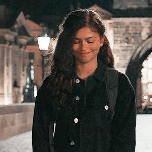 obsrvant's profile picture. just an awkward, truth-loving, clutz