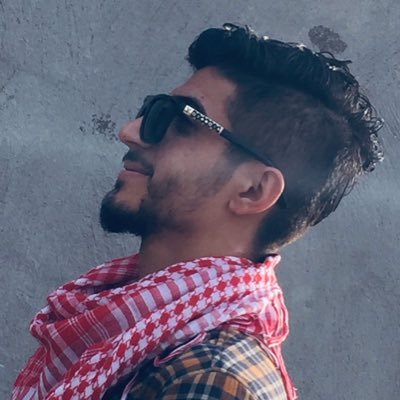 نصحوني بزياره طبيب نفسي بسبب منشوراتي وعندما ذهبت إليه اكتشفت أنه من متابعيني . .