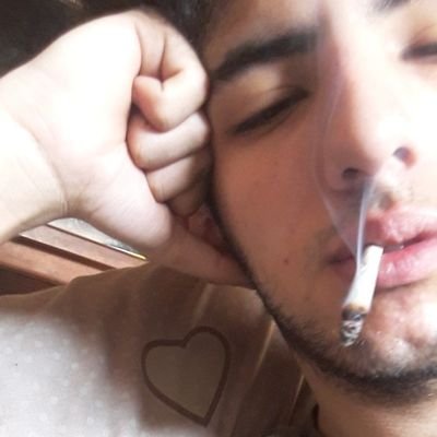 Valengarciae1's profile picture. Just another fucking junkie