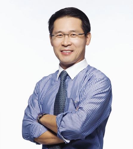 잡어드바이스(Job Advice) 대표. 경희대학교 국제대학 출강. 제스프리 코리아 지사장 역임. 이전 대우전자 / Gillette / Dell / Coca Cola / Kodak에서 근무. '회사가 키워주는 신입사원의 비밀 (위즈덤하우스)'의 저자. Job Advice