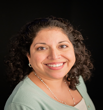 Genetic genealogist, science educator, curator of all things DNA and genealogy, inspirer, and tech-enthusiast!