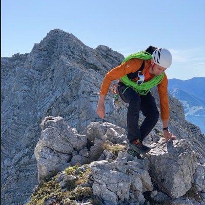 Coach - @tudorprocycling | Sports scientist - @intercept_PC | PhD |
Probably up a mountain