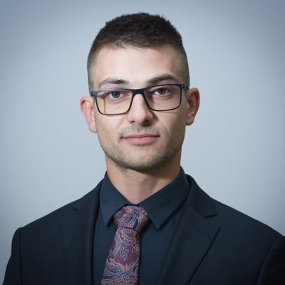 Options trader | Junior analyst | Stargazer