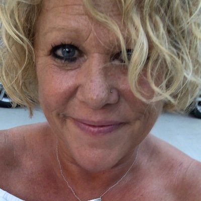 lorip99's profile picture. 