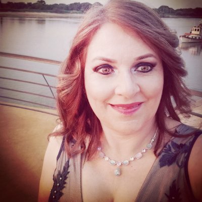 Nació en la Ciudad de Caazapa el día 2 de abril - Educadora y Abogada - País Paraguay - Vive en Asunción capital del Paraguay.