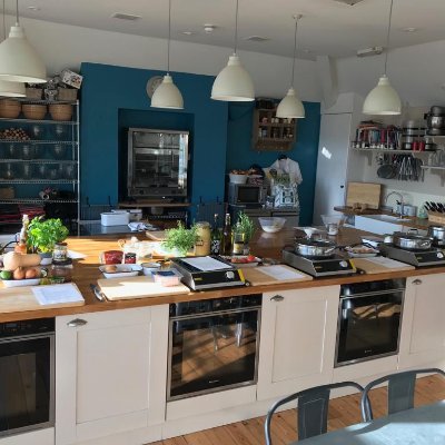 Cookery school in Deal, Kent. Cookery classes; corporate team-building;
children & families; dining for groups; community. A social enterprise on a mission!