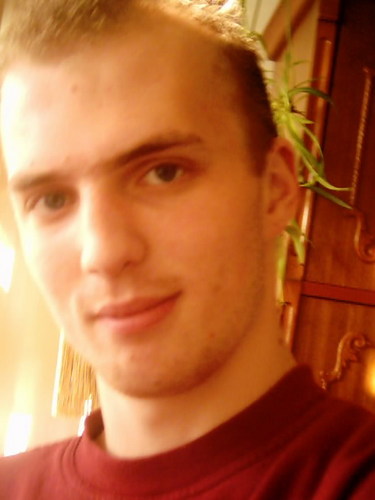 robitzumic's profile picture. 25 Years old boy