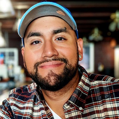Photographer by trade
Communications Coordinator with @ilstewards
Peruvian. Husband. Dog/Cat Dad. Cyclist. Foodie.