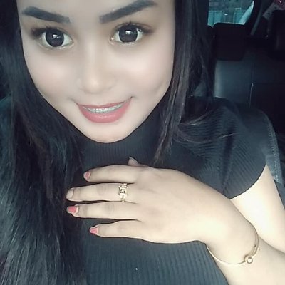 estoy en una larga fila de mujeres abusadas en mi caso por sacerdotes de la iglesia catolica y despues por los hombres que yo tenia que redimir de sus pecados