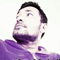 RahullGusti's profile picture. mencinta dengan dalam 
jatuh dengan sangat keras