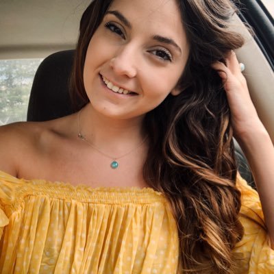 ally_d92's profile picture. Simple girl; I like handsome bearded men & breakfast foods