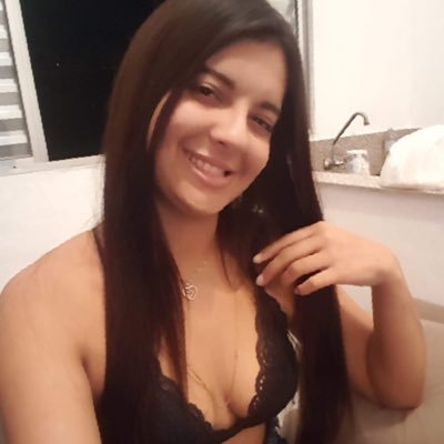 Olho em seus olhos e não preciso de palavras para dizer que te amo. ♥ Bruninha♥ ♥
Veneno De Cobra Pra Nois É Drink
#KauanMariz