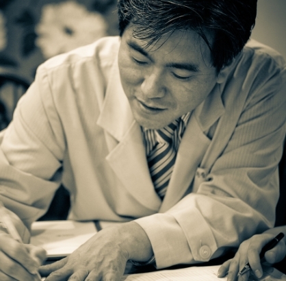 오줌싸개 아이들에 관심이 많은  의사입니다. 숨겨져왔던 아이와 엄마의 고민을 열린광장에서 서로 도와 해결되기를 바라는 마음에서 이렇게 이야기의 장을 열어봅니다.