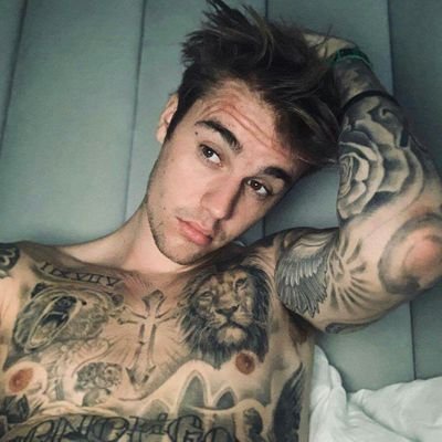 Oh dear, you should just love yourself♡ (Fan Account)