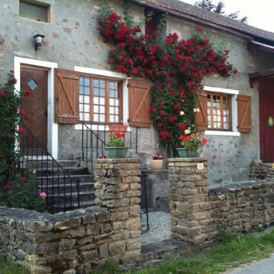 pour plus d’informations sur le gîte ( photos, descriptions, tarifs, disponibilités...) n’hésitez pas à cliquer sur le lien du site Abritel