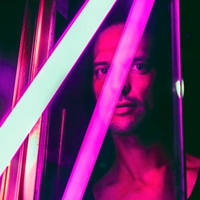 jicastel's profile picture. La casa propia es la muerte.