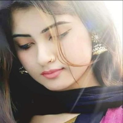 د محبت نه په یو حال کې وروسته شوې نه یو۔۔
د غریبئ سره یو چل کوو خو مینه کوو۔۔