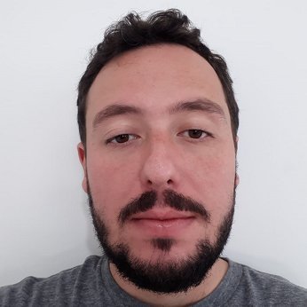 Genessy Neto, 34 | Não sei muito de nada, mas sou entusiasta de quase tudo.