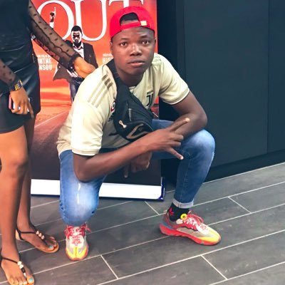 ZOUMPHA's profile picture. Carrière artistique débutée en 2016 avec les freestyle entre amis. Jouant aussi au football et étant très passionnés c'était vraiment très difficile de devoir..